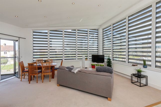 Flat 4, James Court, 52, Frome Road, Bath photo 3