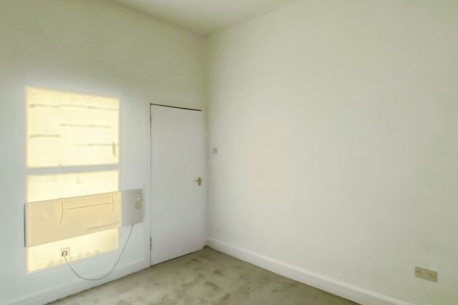 Flat 2F3, 4, Ramsay Place, Edinburgh photo 4