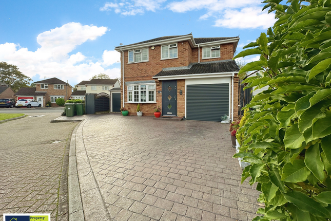Thumbnail Detached house for sale in Grosvenor Close, Glen Parva, Leicester