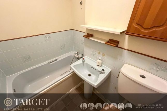 62, Mahon Close, Enfield photo 5