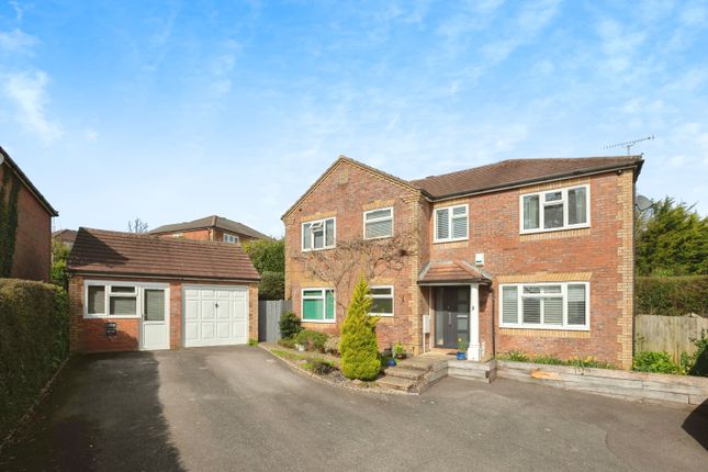 Thumbnail Detached house for sale in Oakleigh Drive, Heathfield, East Sussex