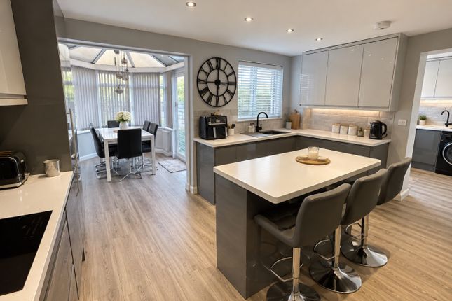 12, Claverley Green, Luton photo 3