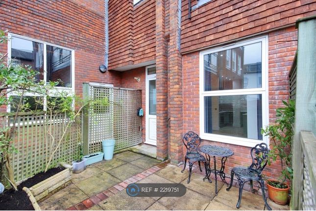 Private Terrace/Courtyard