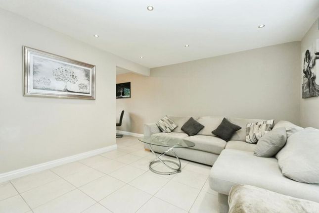 16, Aspes Road, Liverpool photo 3