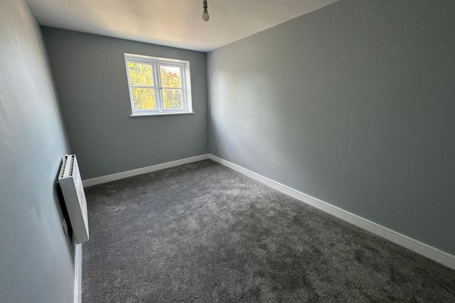 6, Lead Hill, Worksop photo 4