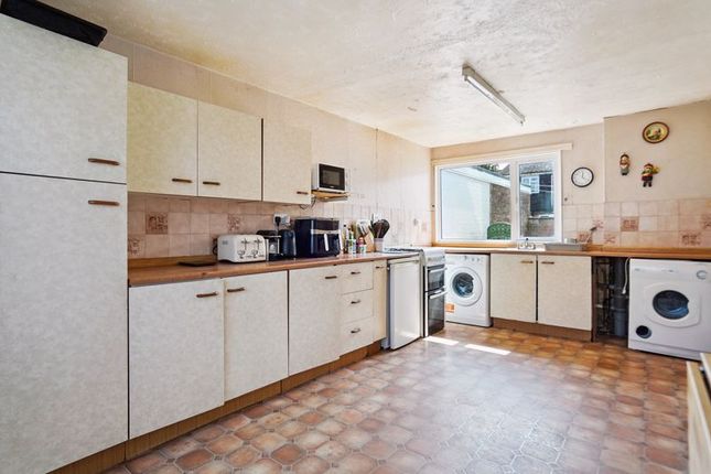 13, Forgetts Road, High Wycombe photo 2