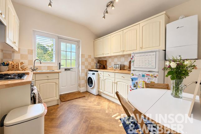 Walton Road, East Molesey photo 2