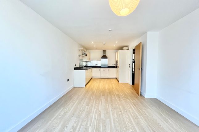 Flat to rent in Thurston Road, London