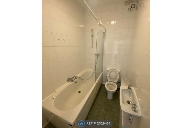 Flat to rent in Whitchurch Road, Cardiff