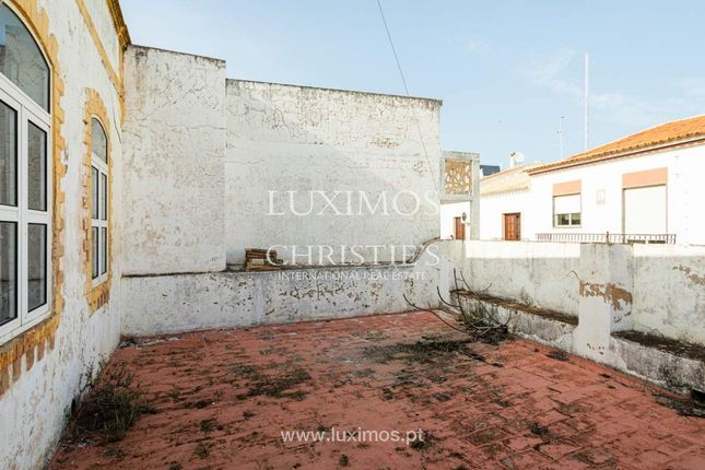 Block of flats for sale in 8800 Tavira, Portugal