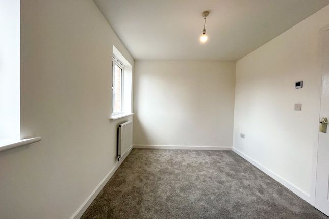 4, Hickson Avenue, Northampton photo 4