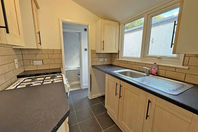 84, Hampton Road, Scarborough photo 4