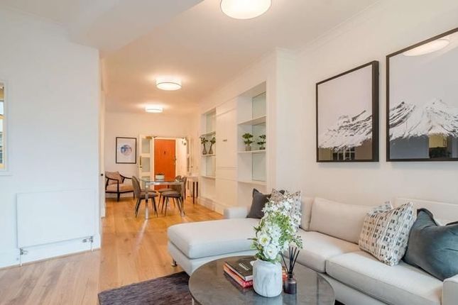 Flat to rent in Park Road, Regents Park, London