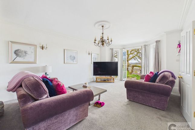 9 Oak Lawn, Newton Abbot photo 3