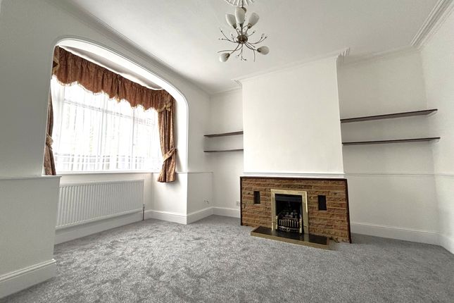 4, Parkview Road, Croydon photo 4