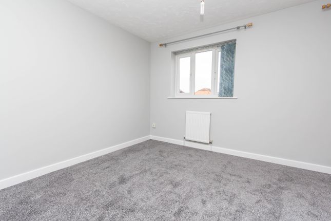 Elizabeth Close, Wellingborough photo 4