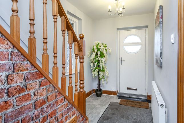 15, Dentons Green Lane, Doncaster photo 5