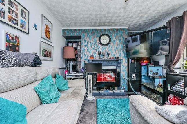 36, Deepdene Way, Nottingham photo 3