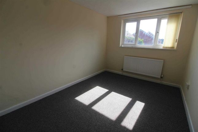 5, Park Way East, Kirkby photo 4