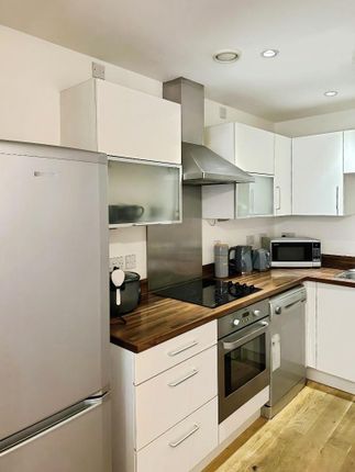7, Altius Apartments, London photo 2