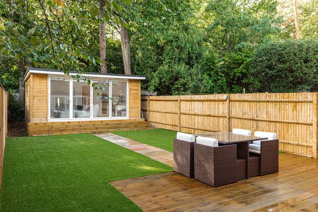 3, William Gardens, Horley photo 3