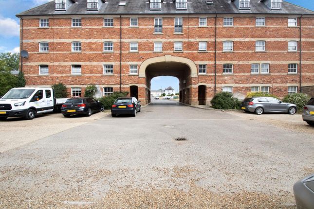 Flat to rent in The Drays, Long Melford, Sudbury