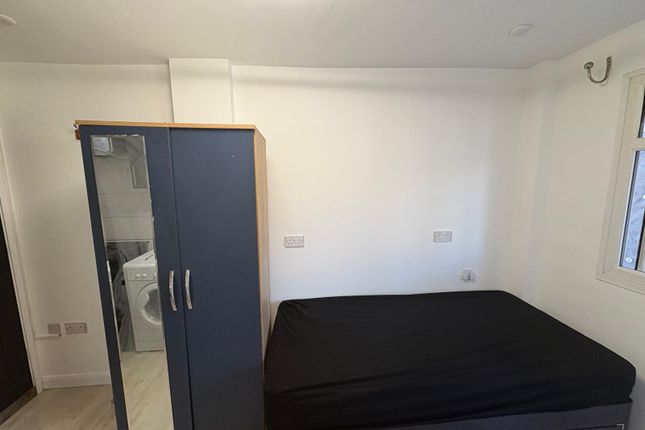 16, Saltcoates Avenue, Leicester photo 3