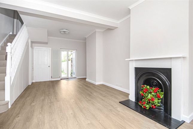 40, Queens Road, Surrey photo 4