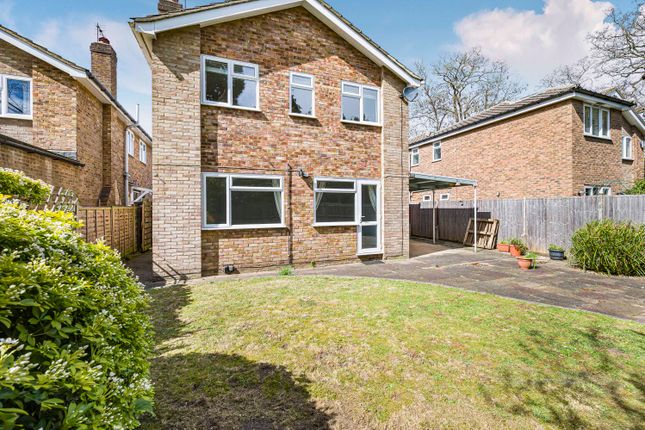 18, Den Close, Beckenham photo 2