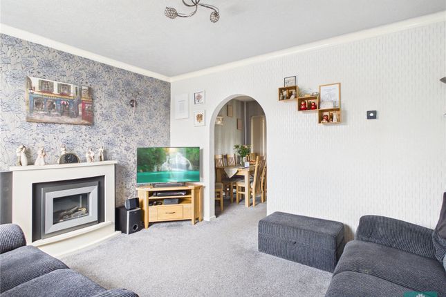 11, Crossbank Avenue, Lees photo 2