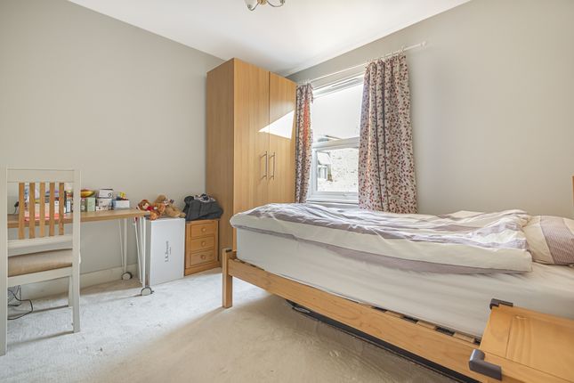 27, St. Francis Road, London photo 3