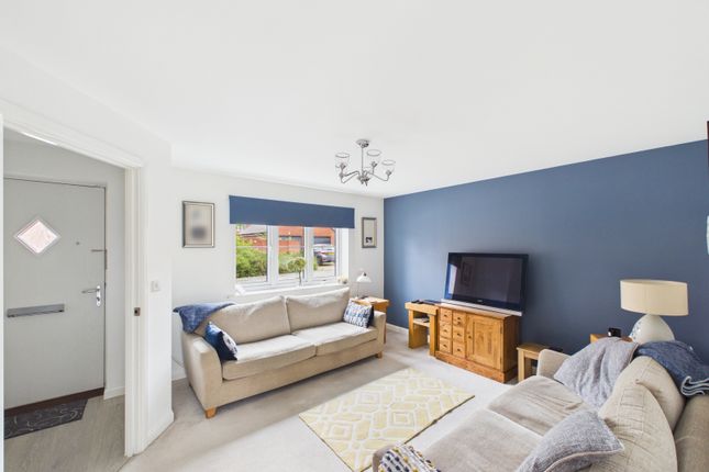8 Grayling Crescent, Curbridge, Southampton photo 2