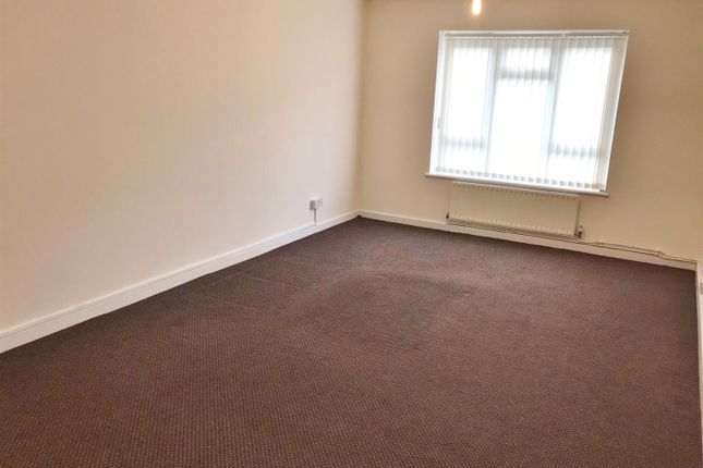 23, Pondthorpe, Coventry photo 3
