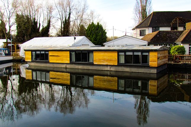 Thumbnail Houseboat for sale in Dockett Eddy, Chertsey