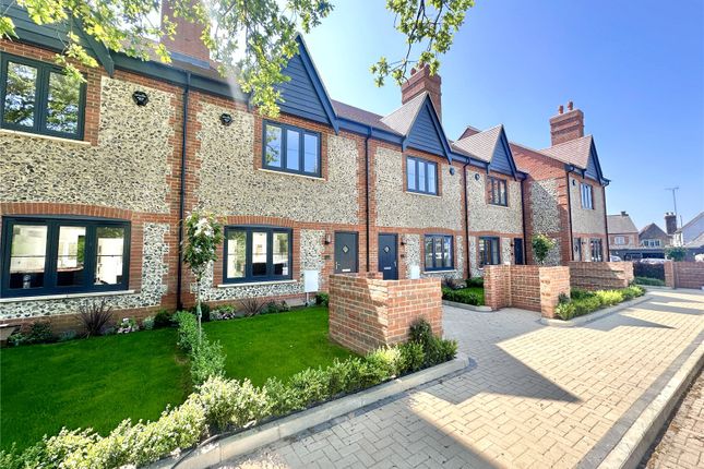 Thumbnail Detached house to rent in Chapel Croft, Chipperfield, Kings Langley, Hertfordshire