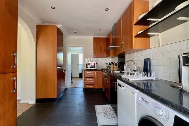 40, Goldstone Way, Hove photo 2