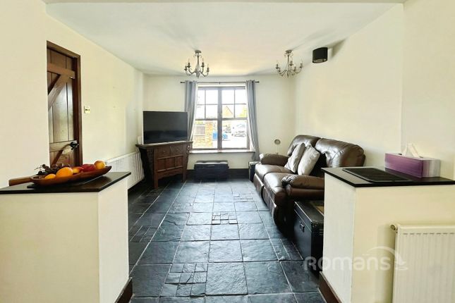 53, Crookham Road, Hampshire photo 2
