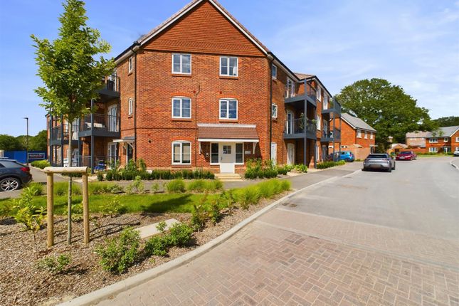 Thumbnail Flat for sale in Frost House, Forge Wood, Crawley
