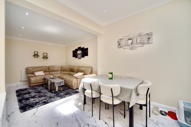 Dining/Lounge Area