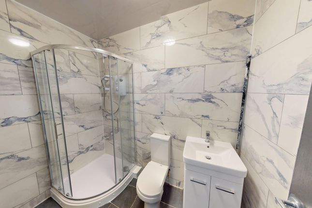 Flat 4, 482a, Thornton Road, Bradford photo 3