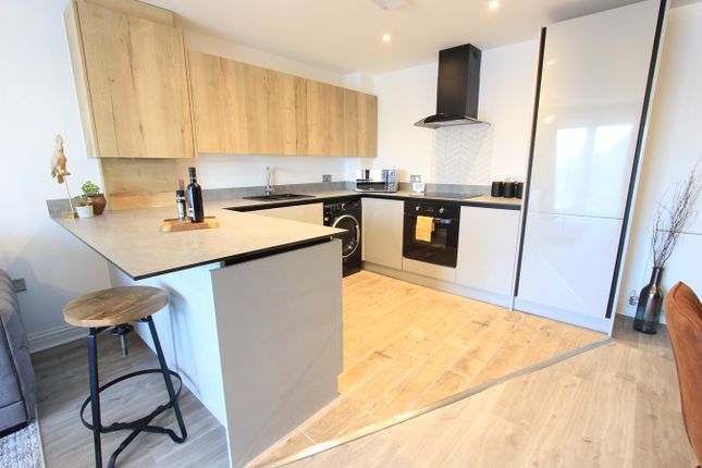 Flat to rent in Gloucester Road, Patchway, Bristol