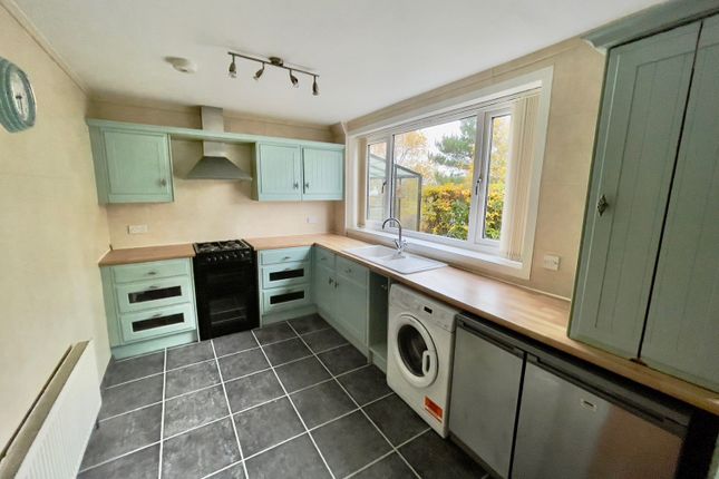 46, Westfield Drive, Leeds photo 5
