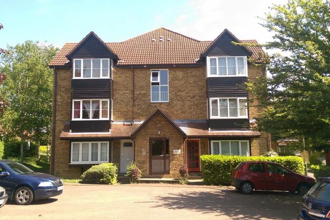 Thumbnail Studio to rent in Cambrian Green, Snowdon Drive, London