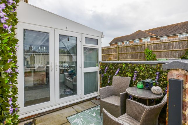 Flat 2, 17 Station Road, Polegate photo 3