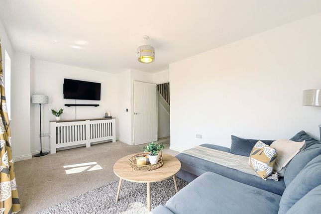 10 Wearn Road, Faringdon photo 4