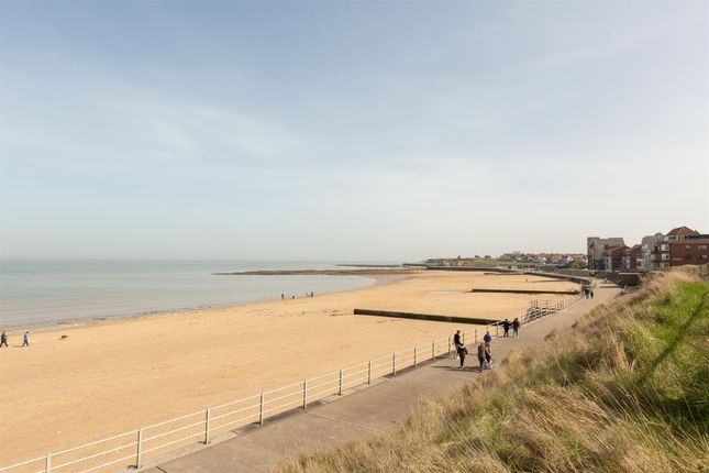 Sea Road, Westgate-On-Sea CT8, 2 bedroom flat for sale - 61689206 ...