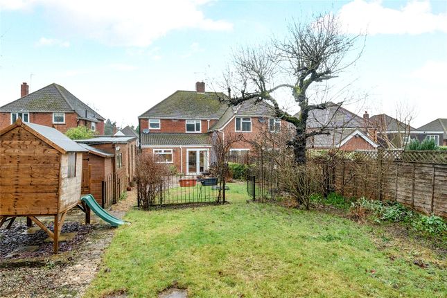 47, Cedar Close, Surrey photo 2
