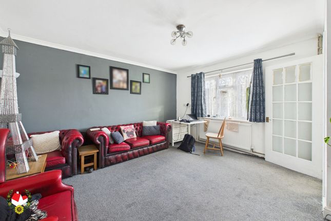 52 Margaret Road, Tewkesbury photo 2