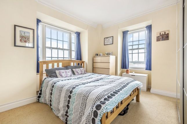 Flat 71 Apsley House,, Finchley Road, London photo 4