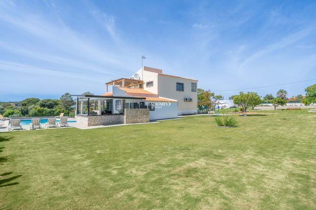 Villa for sale in Quarteira, Algarve, Portugal